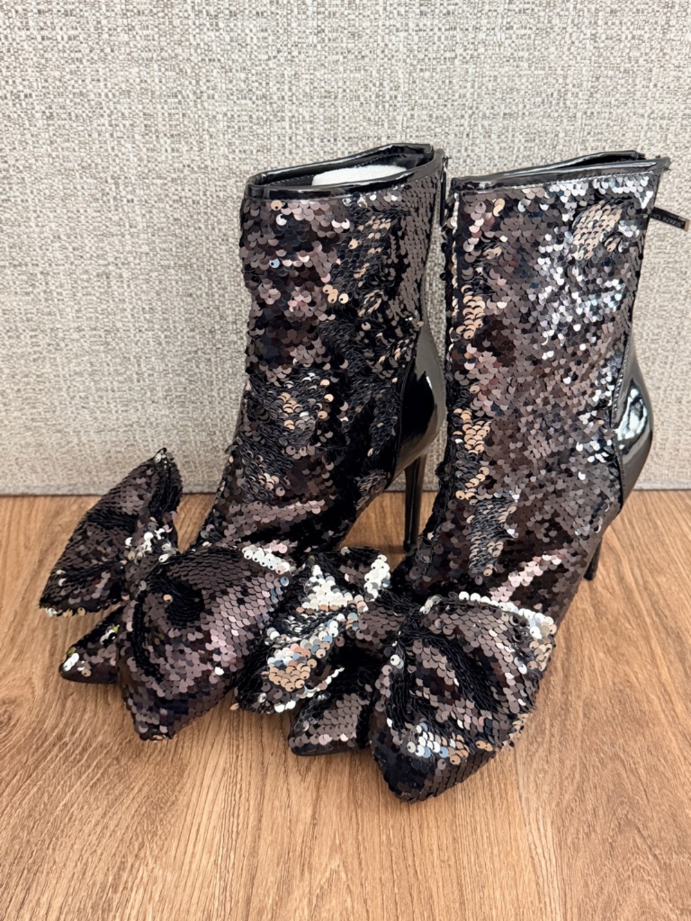 🆕 Cape Robbin Black Sequin Bow Ankle Boots
